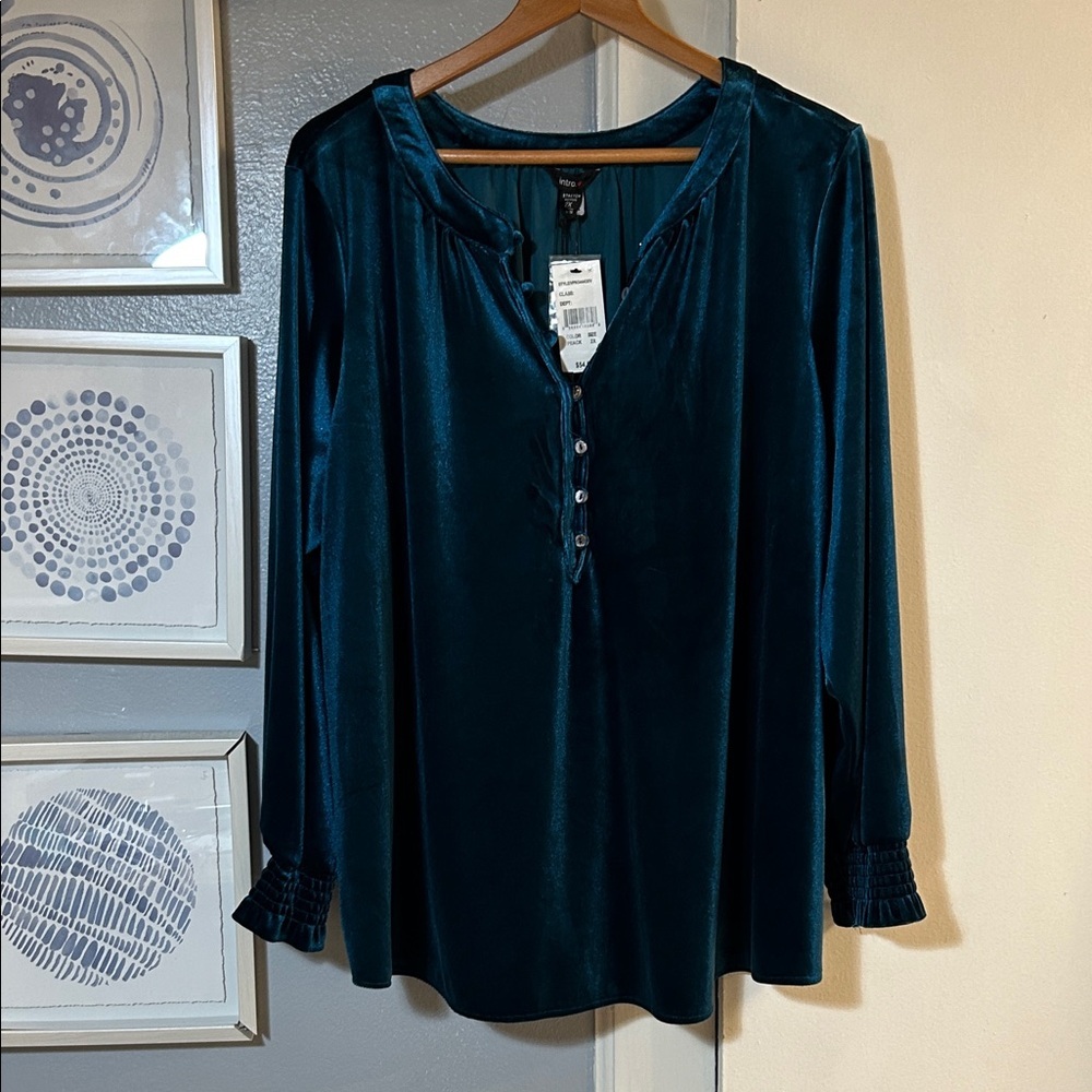 NWT Intro. Women’s Plus Size 2X Deep Teal Velvet Long Sleeve Blouse